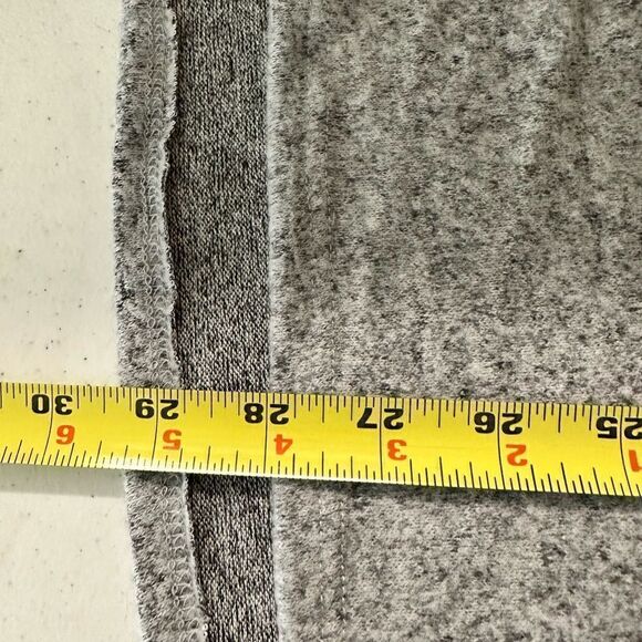 Green Envelope Grey sweater with open cage shoulder - Picture 7 of 8